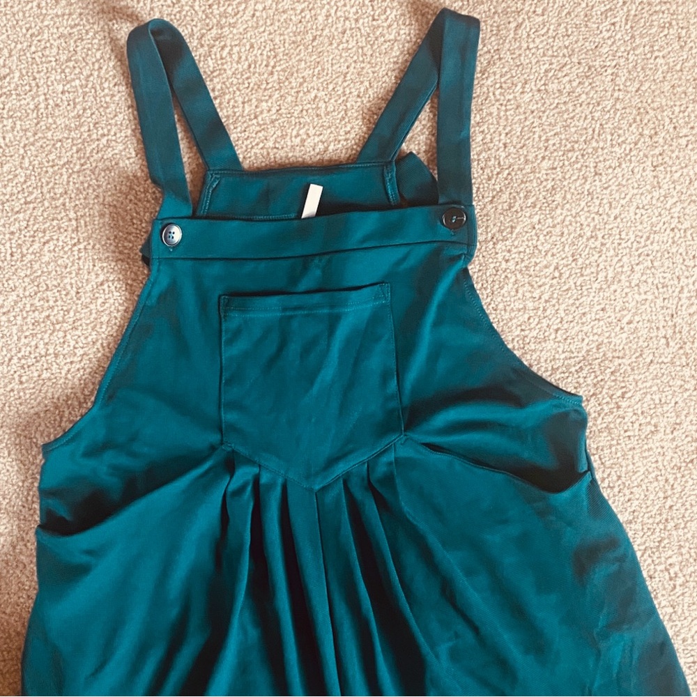 LARGE.   ADJUSTABLE STRAPS BIB OVERALL ROMPER - Picture 5 of 9